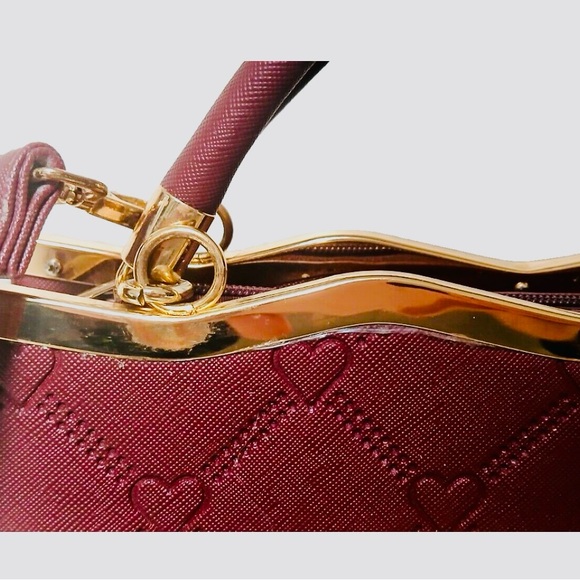 Elegant Burgundy Shoulder Bag - Picture 7 of 13